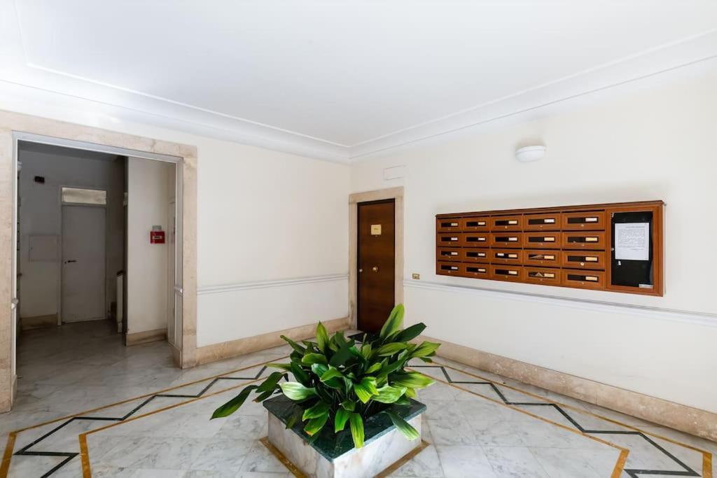 Apartment Classy In The Richest Rom