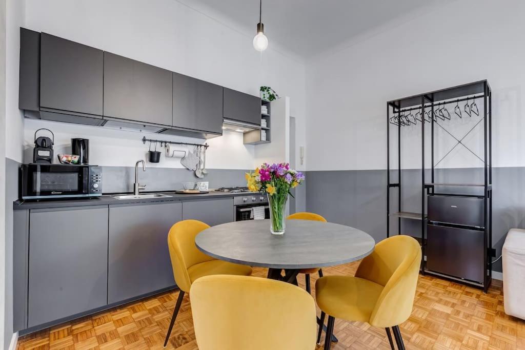 Classy In The Richest Apartment Rom