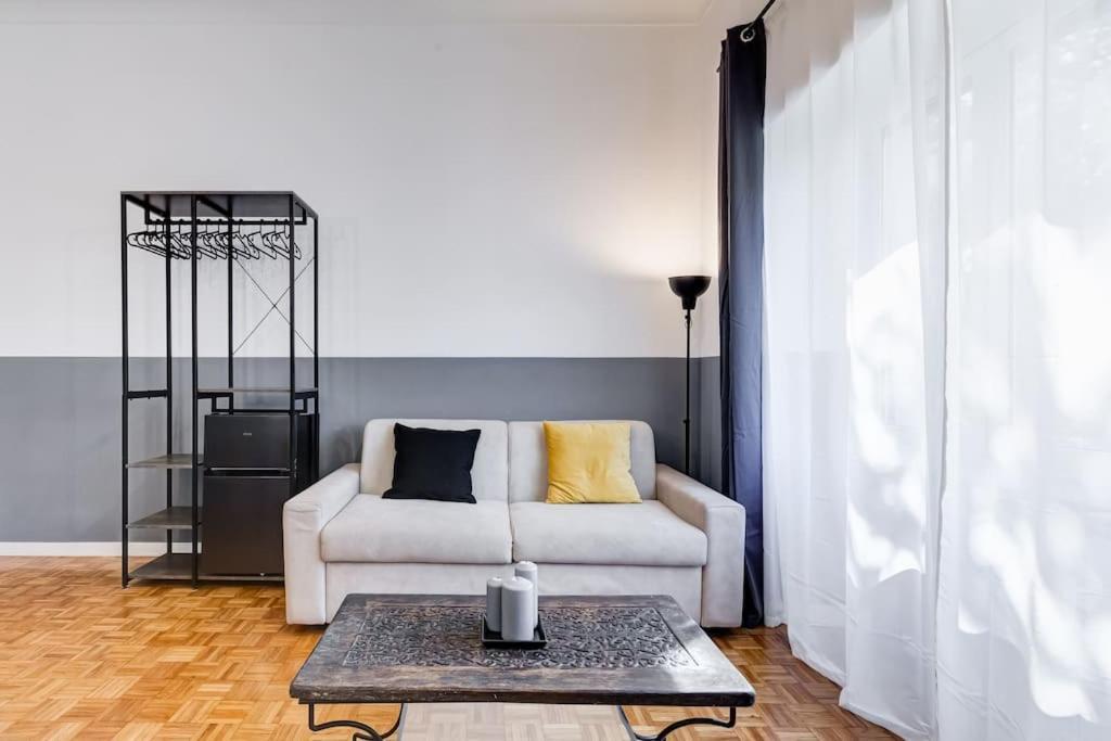 Classy In The Richest Apartment Rom